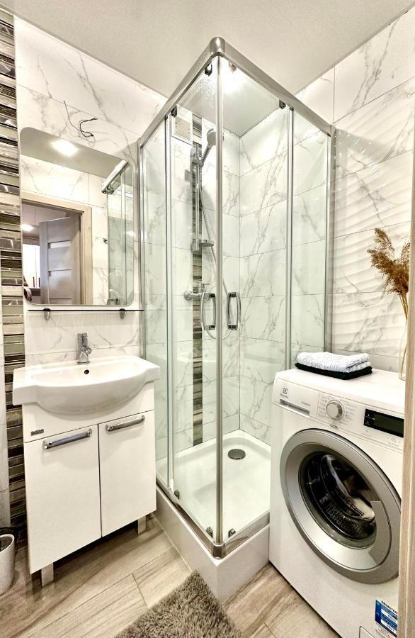 Ochota Apartment ワルシャワ エクステリア 写真
